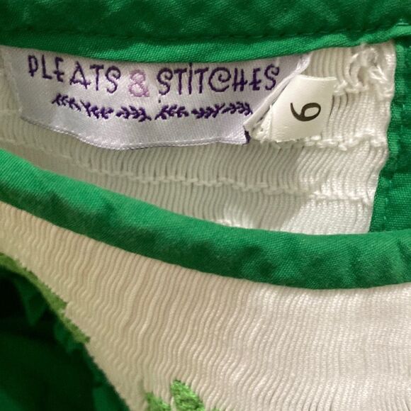 Pleats & Stitches Shamrock Dress - Picture 3 of 5